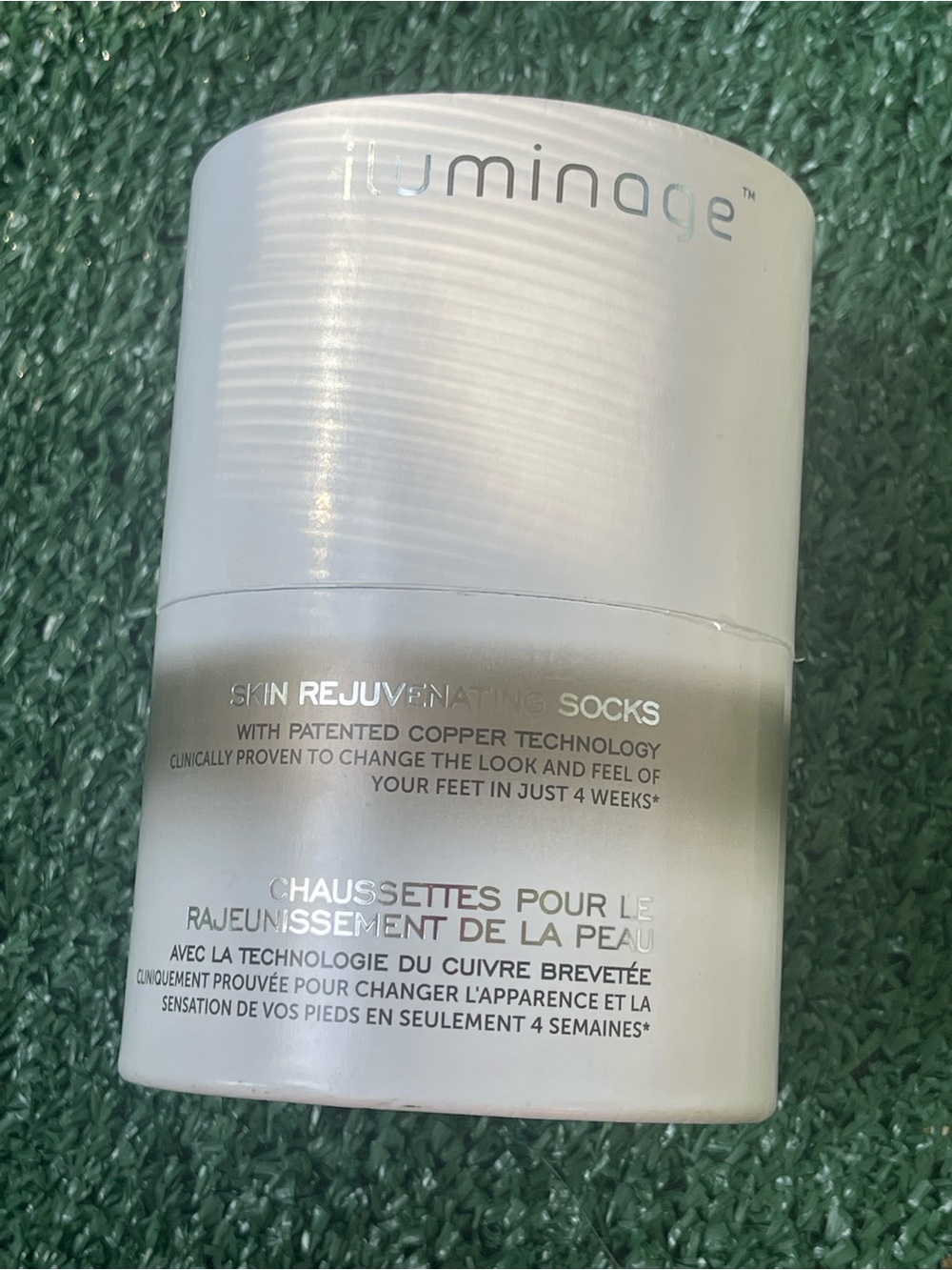iluminage Skin Rejuvenating Socks - White & Silver Packaging